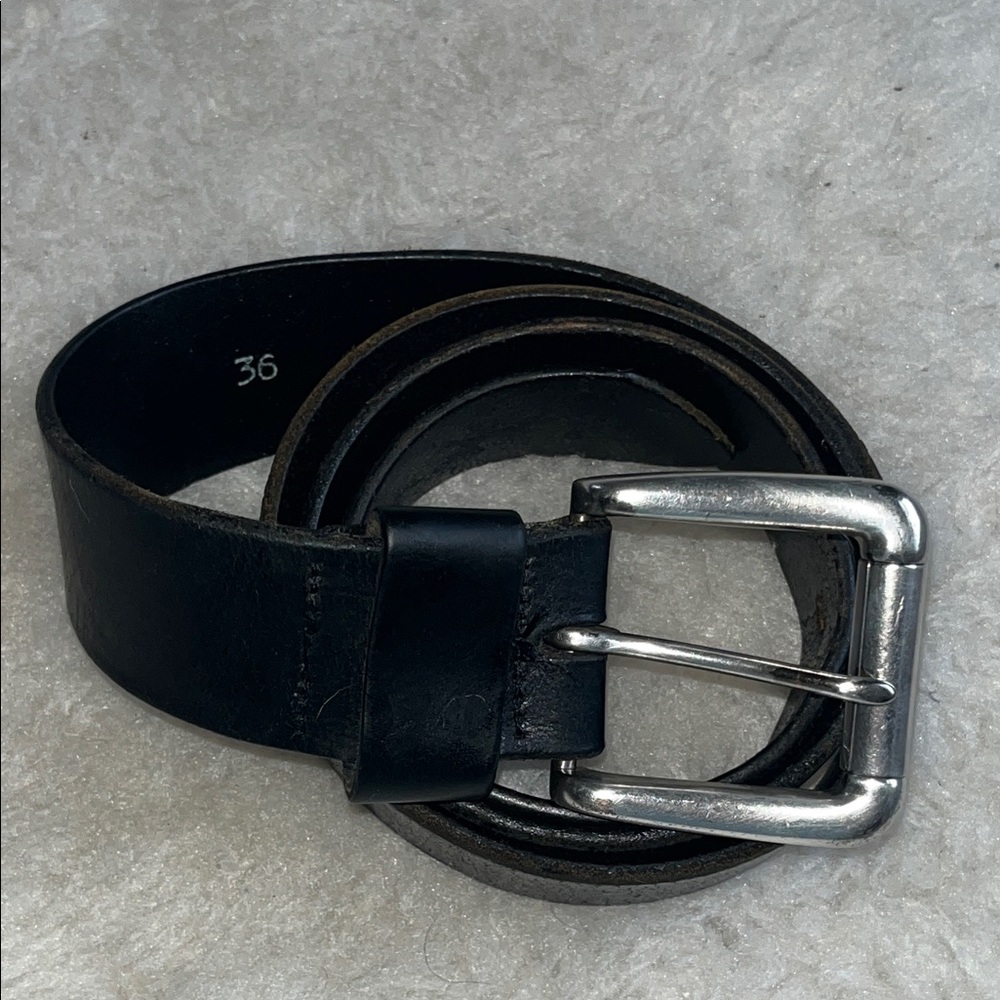 Italian saddle leather belt with Silvertone buckle size 36